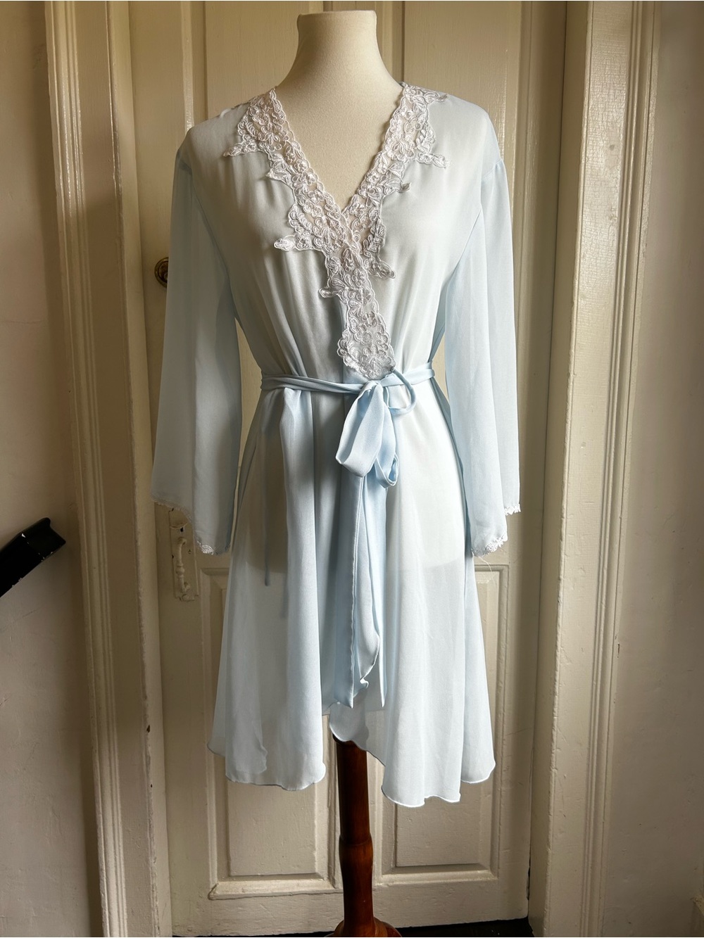 Vintage Mystique Intimates Powder Blue Chiffon Lace Trim Robe Size S/M